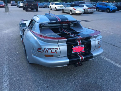 Из спорткара Dodge Viper умельцы сделали настоящего трансформера