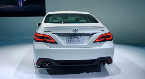 Дебютировало новое поколение 4-дверного Toyota Crown