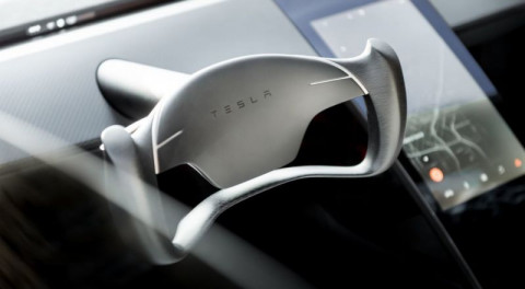 Неожиданно: Илон Маск презентовал товарный Tesla Roadster