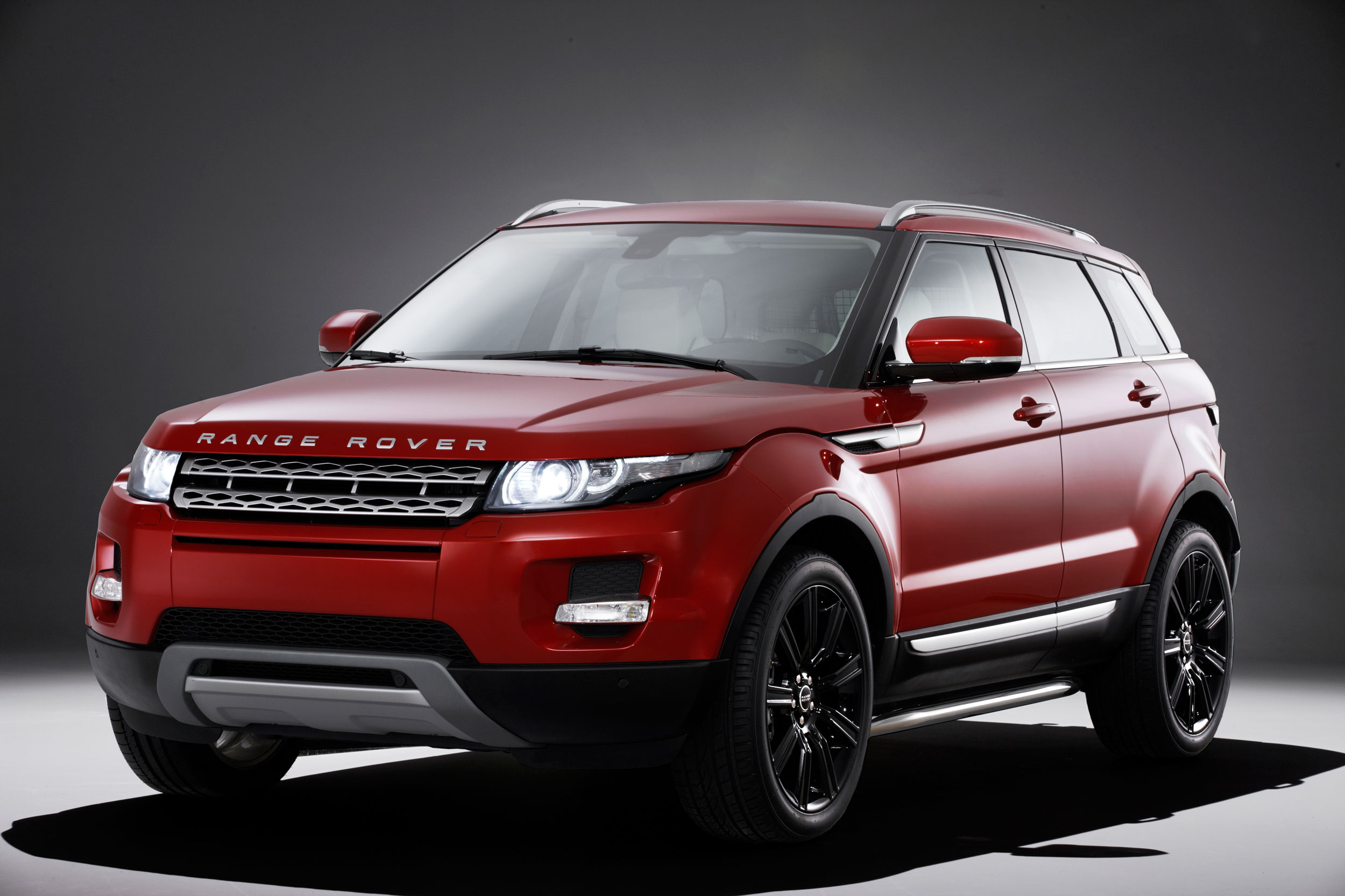 Range Rover Evoque: до конца года всего за 8 840 рублей в месяц