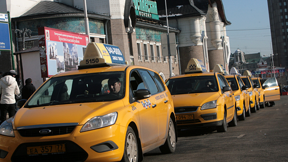 Московских таксистов будут мыть без воды