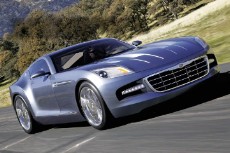 Chrysler Firepower Автомобиль щеголяет в цвете Hydro Silver Pearl с темными углепластиковыми вставками и дозированным использованием  полированного алюминия