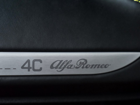 Alfa Romeo 4C Spider фото
