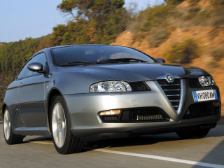 Alfa Romeo GT фото