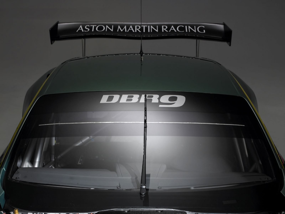 Aston Martin DBR9 фото 17000