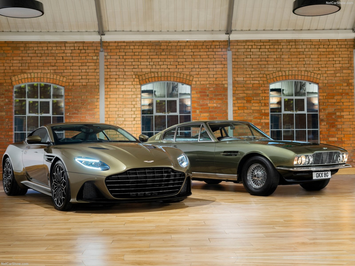 Aston Martin DBS фото 202209