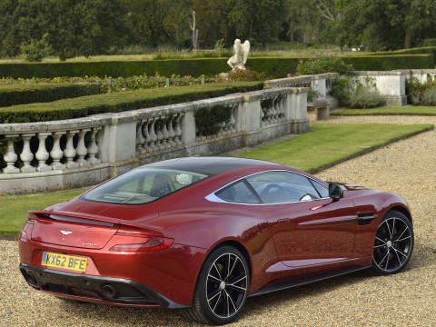Aston Martin V12 Vanquish фото