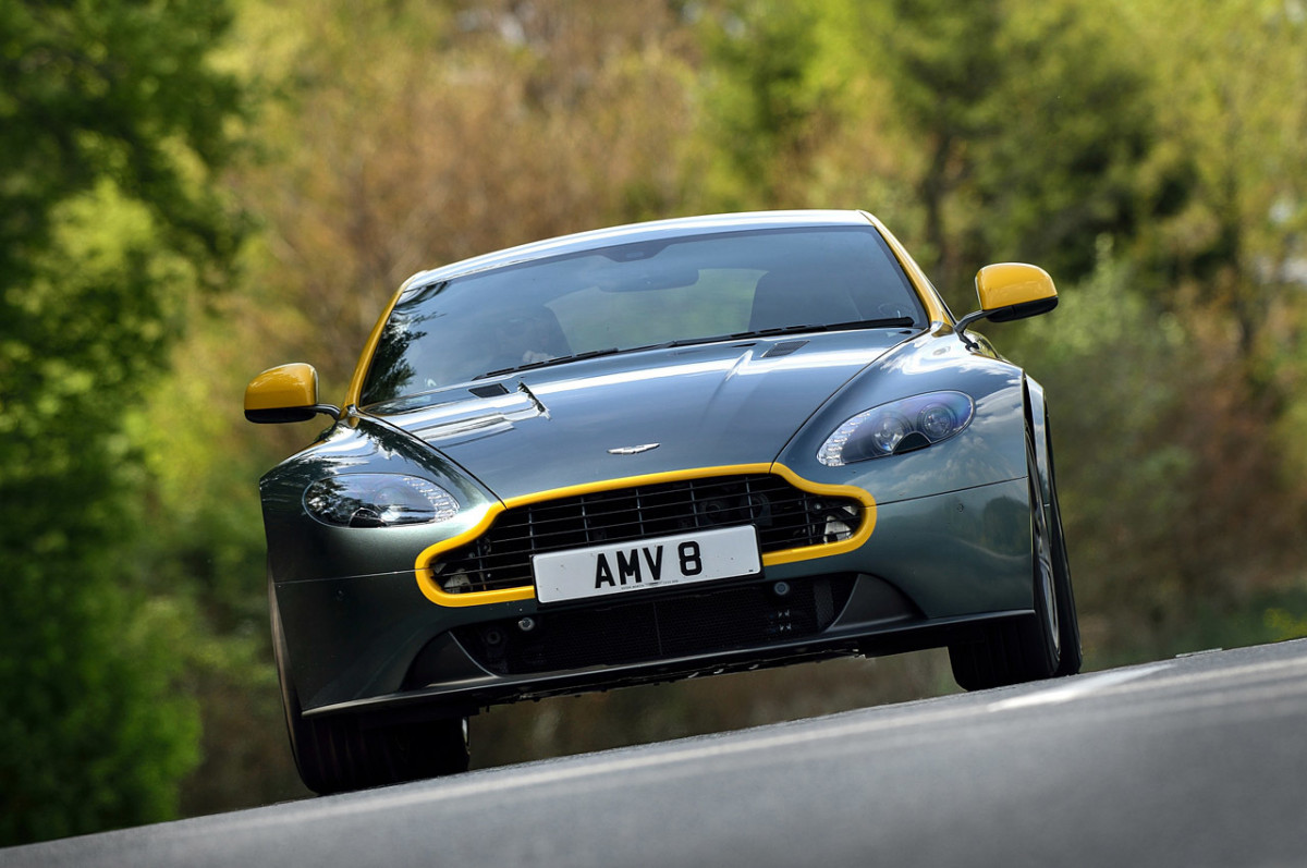 Aston Martin V8 Vantage GT фото 128776