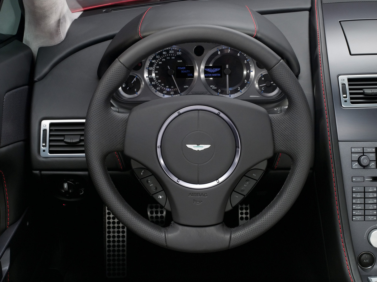Aston Martin V8 Vantage Roadster фото 45331