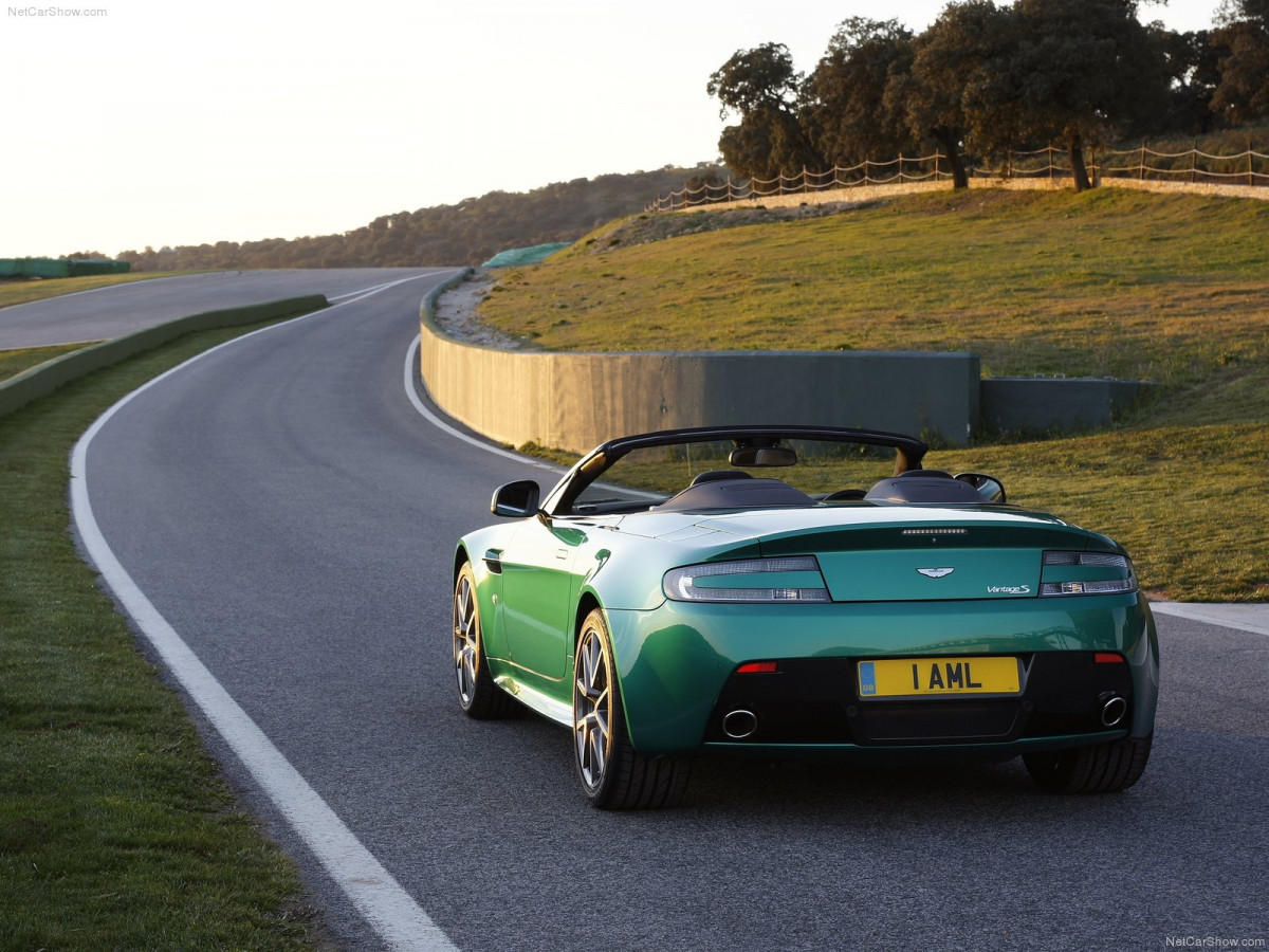 Aston Martin V8 Vantage S Roadster фото 82016