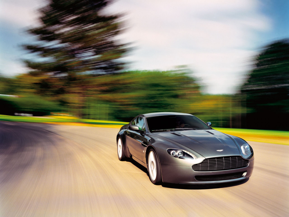 Aston Martin V8 Vantage фото 27060