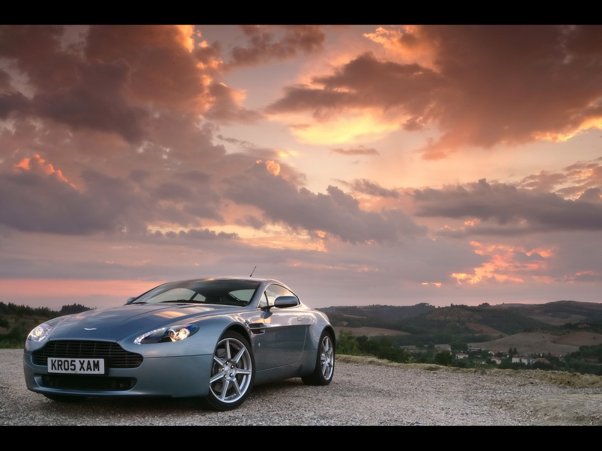 Aston Martin V8 Vantage фото 45342
