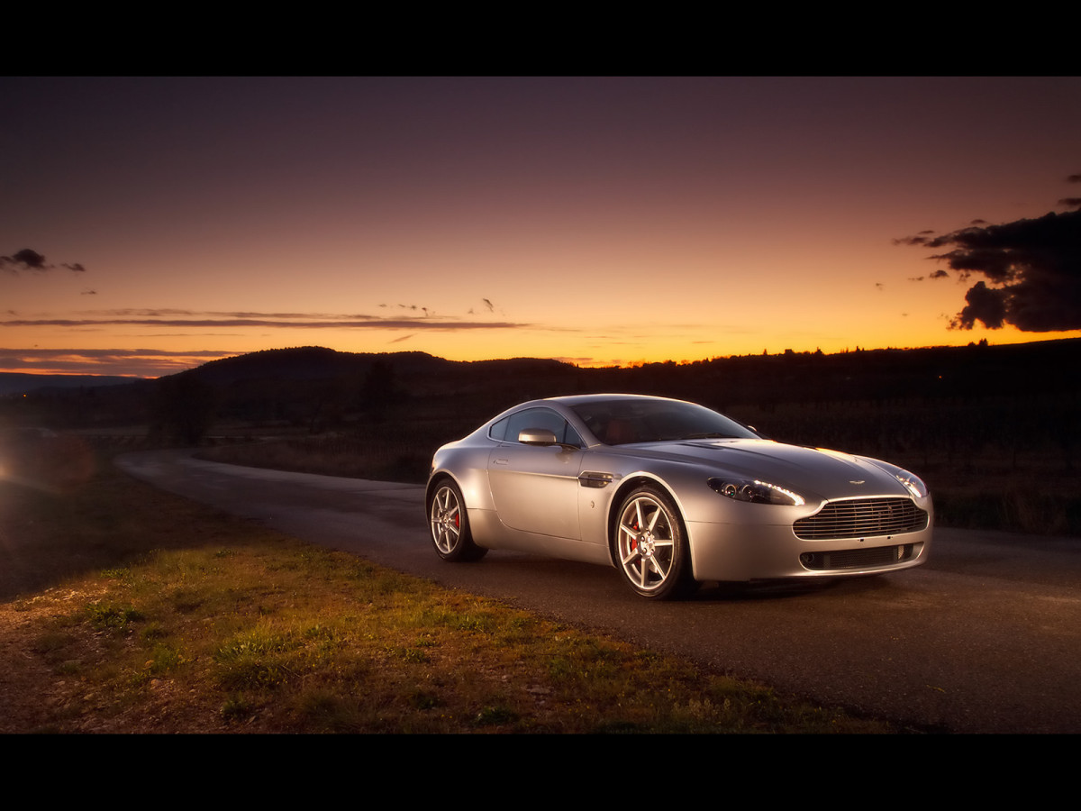 Aston Martin V8 Vantage фото 45346