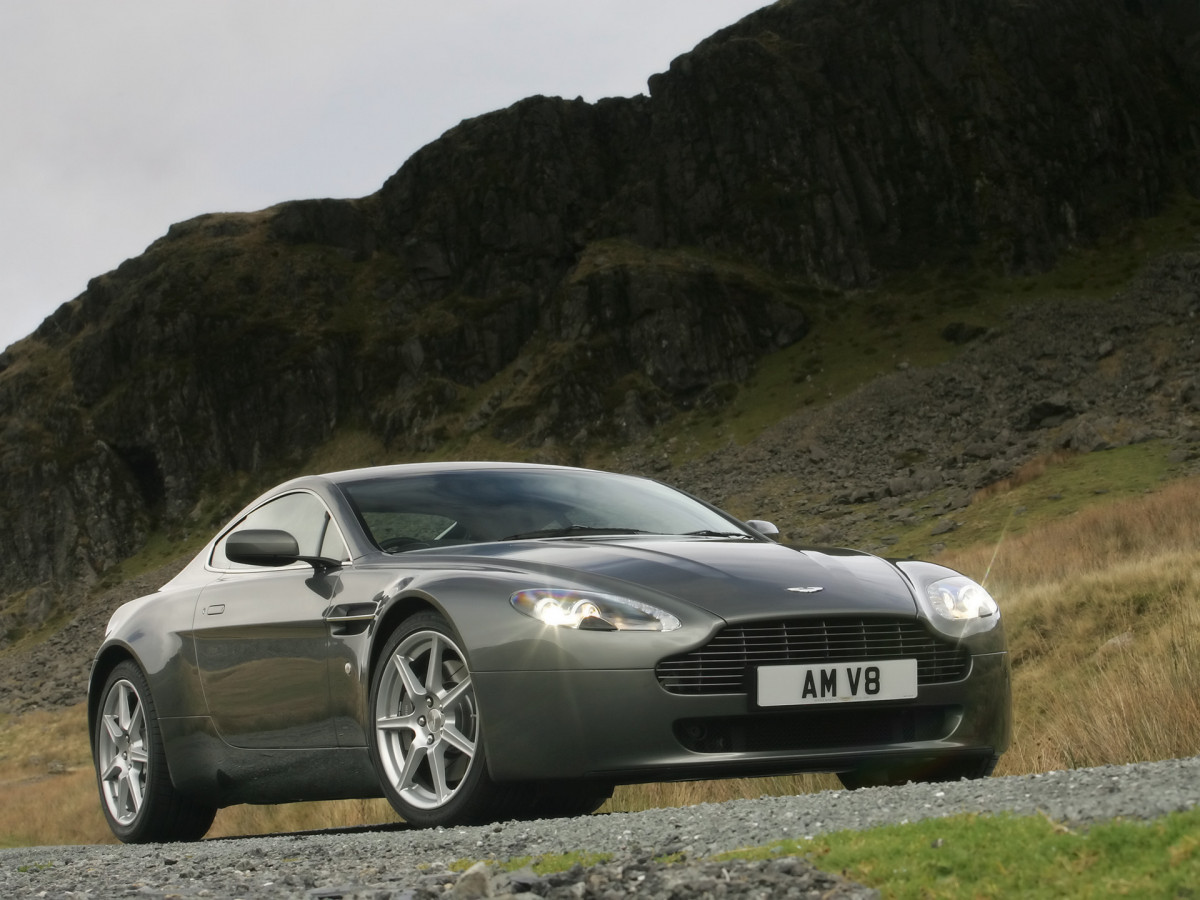 Aston Martin V8 Vantage фото 45349