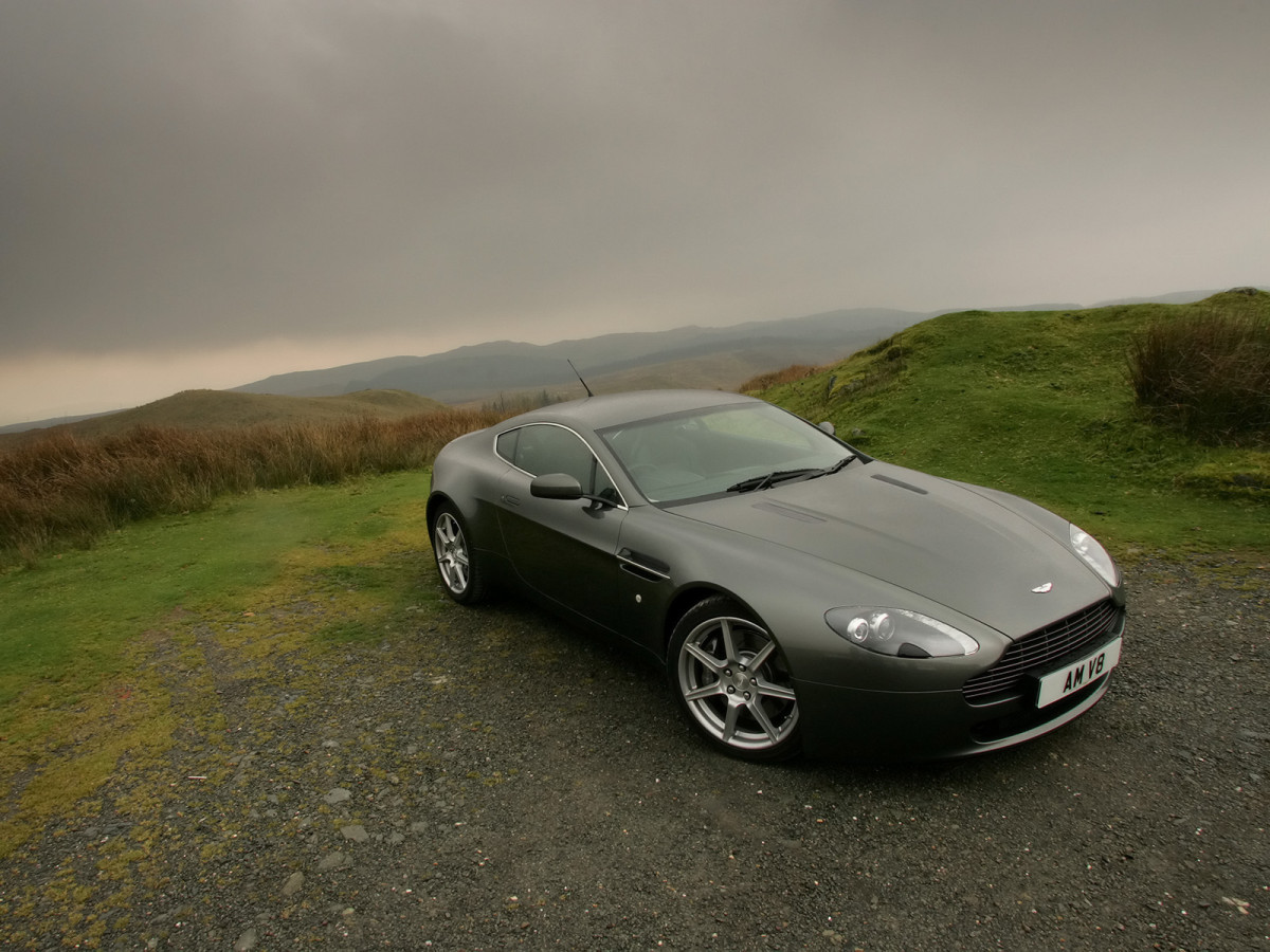 Aston Martin V8 Vantage фото 45350