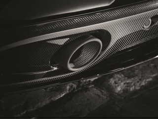 Aston Martin Vanquish Carbon Edition фото