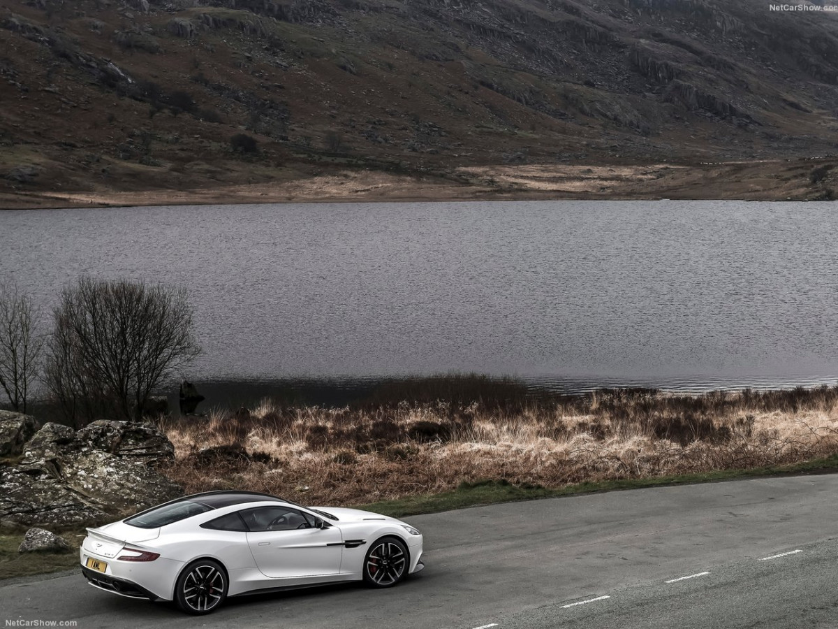Aston Martin Vanquish Carbon White фото 144333