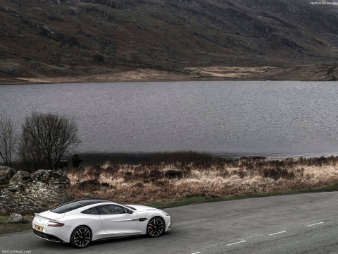 Aston Martin Vanquish Carbon White фото