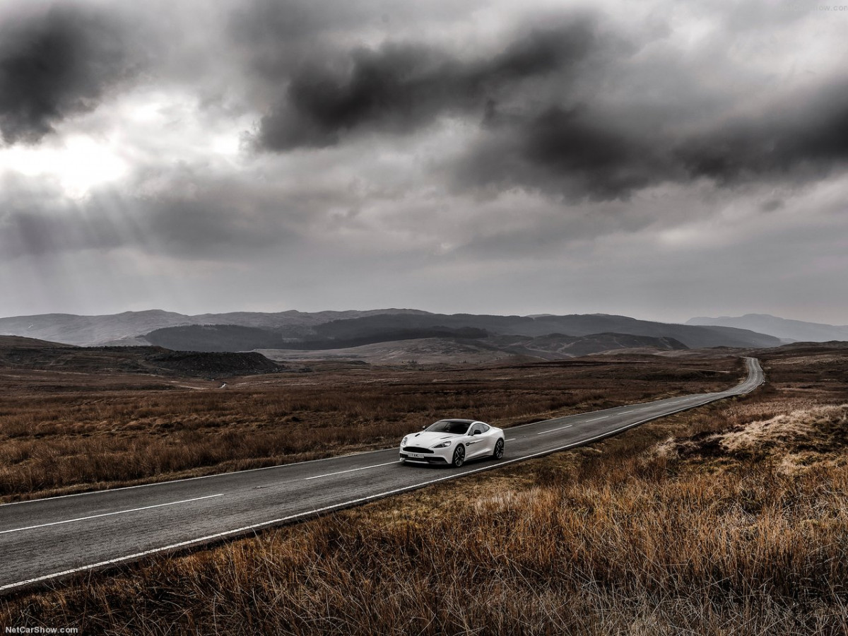 Aston Martin Vanquish Carbon White фото 144338