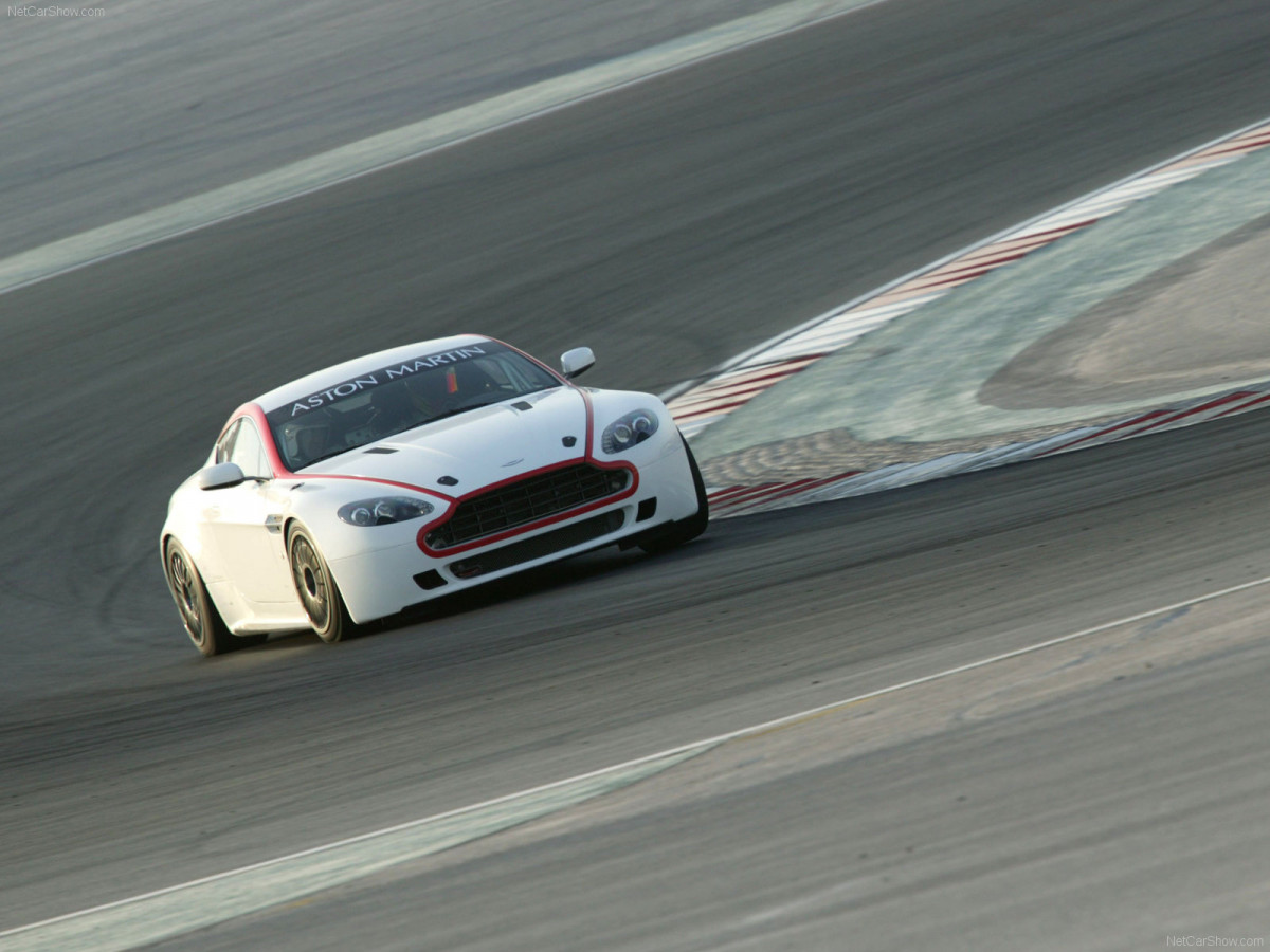 Aston Martin Vantage GT4 фото 60753