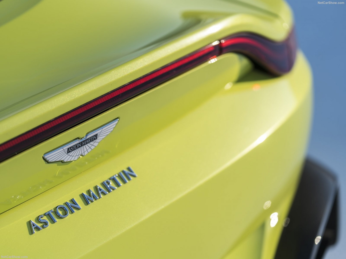 Aston Martin Vantage фото 190044