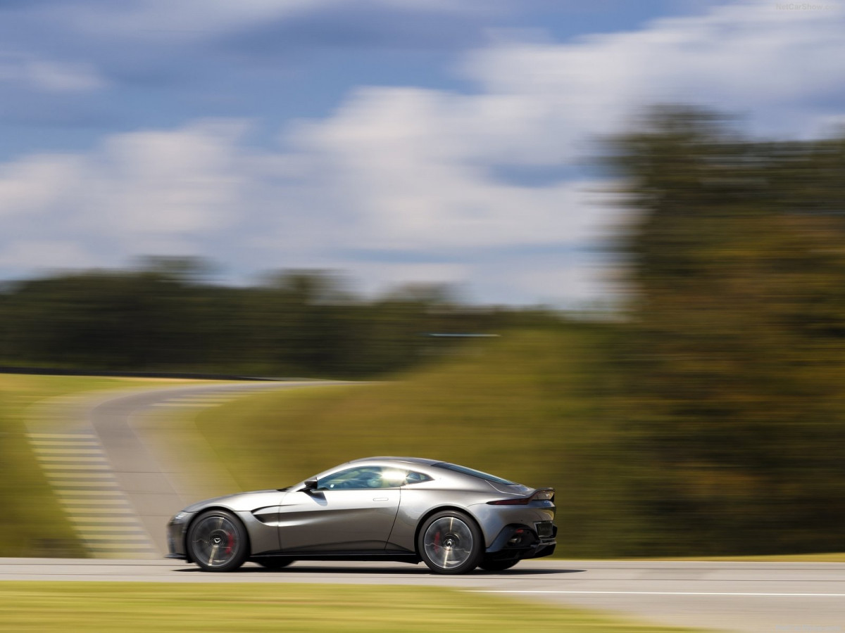 Aston Martin Vantage фото 190078