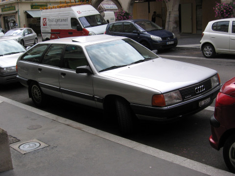 Audi 100 Avant фото