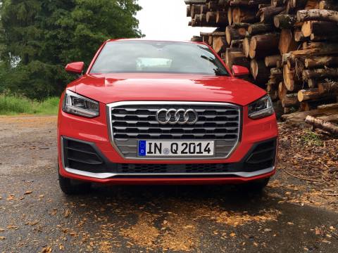Audi Q2 фото