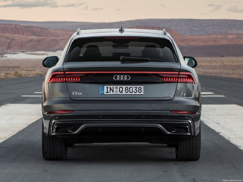 Audi Q8 фото