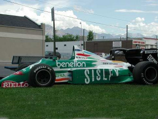 Benetton F1 Race Car фото