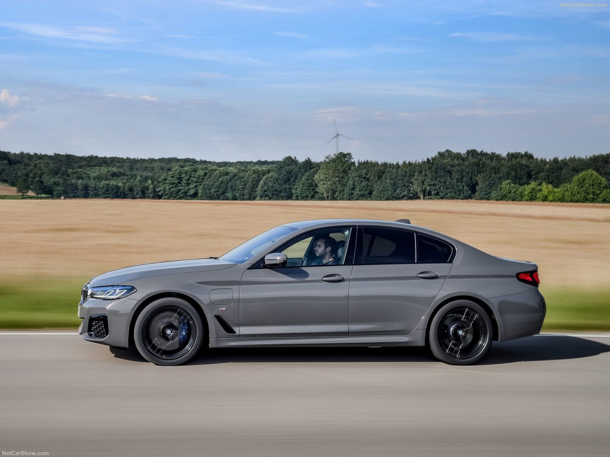 BMW 5-series G30 фото 204810