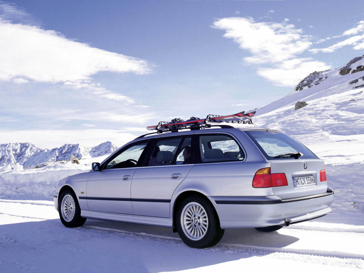 BMW 5-series Touring фото 10144