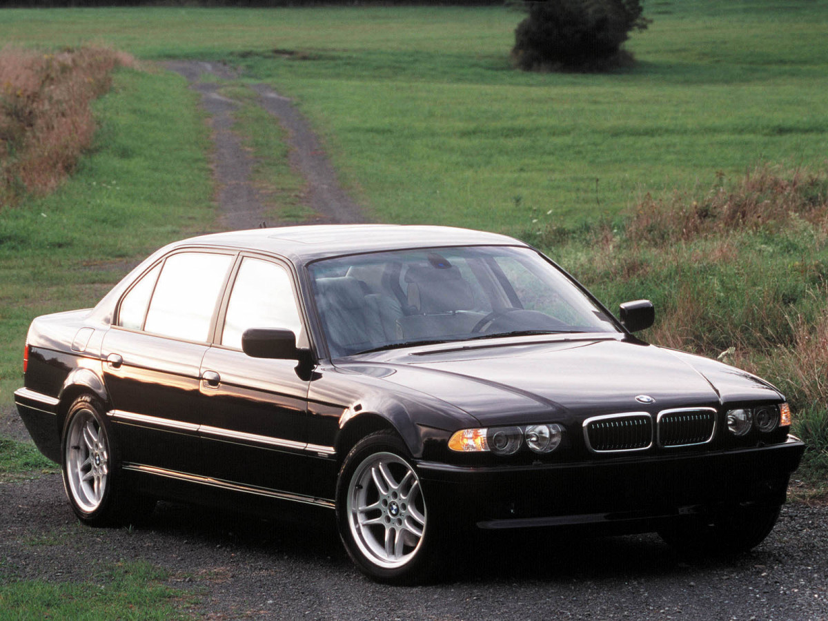 BMW 7-series E38 фото 10106