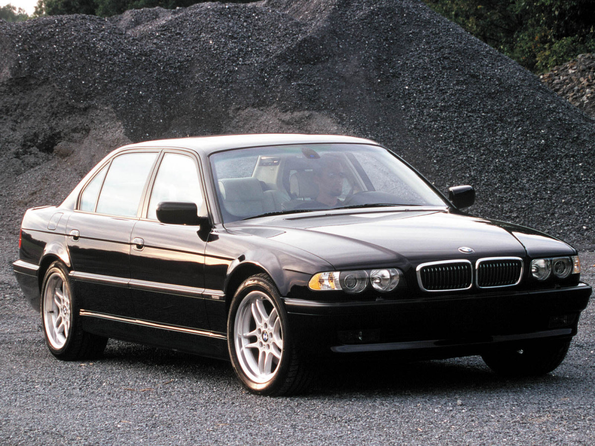BMW 7-series E38 фото 10107