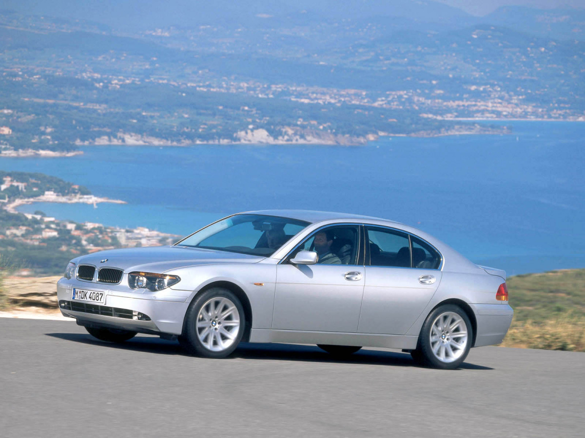 BMW 7-series фото 10090