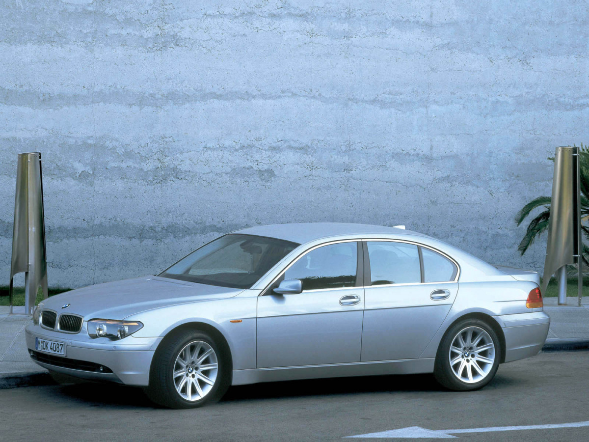 BMW 7-series фото 10098