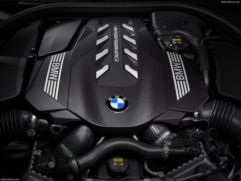 BMW 8-series G15 фото