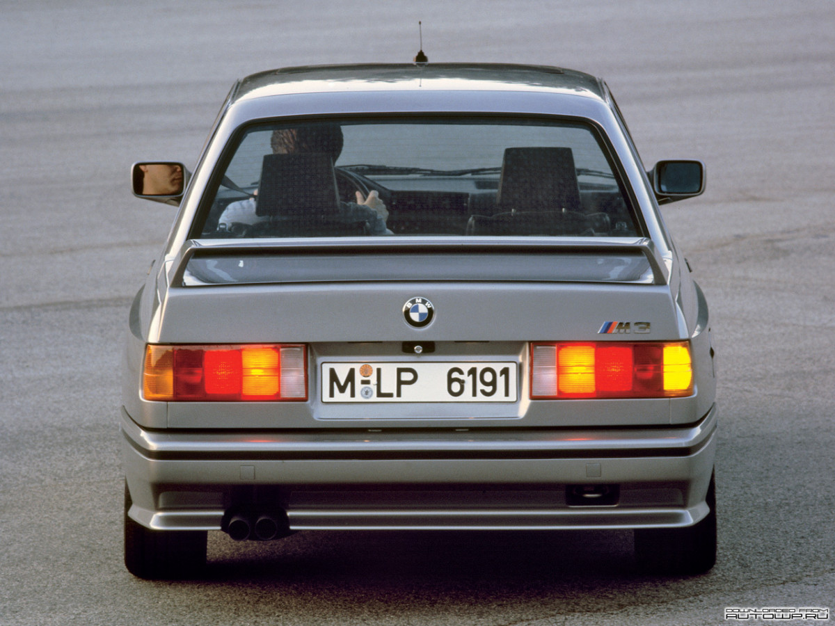 BMW M3 E30 фото 60000