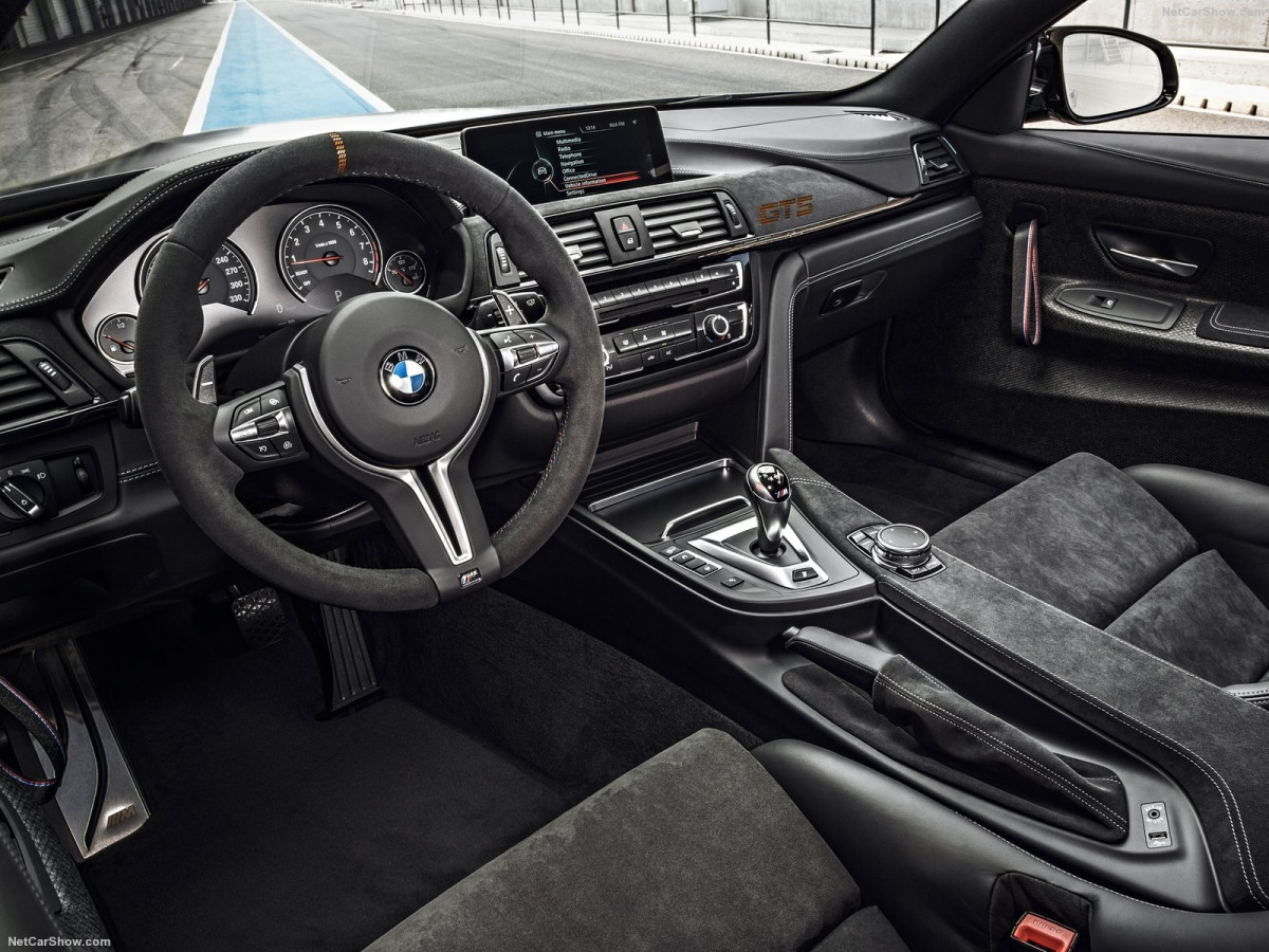BMW M4 GTS фото 158650