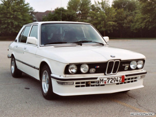 BMW M5 E12 фото