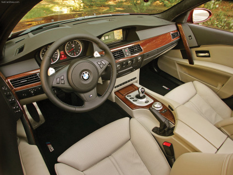 BMW M5 E60 фото