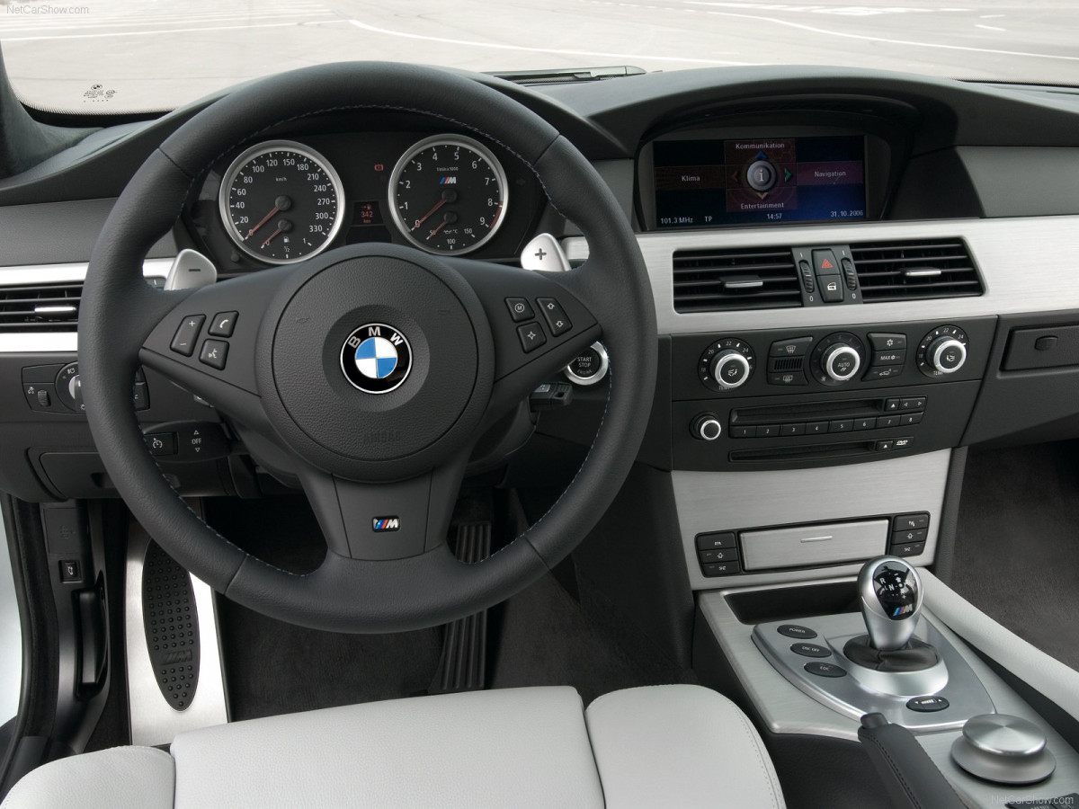 BMW M5 Touring фото 40834