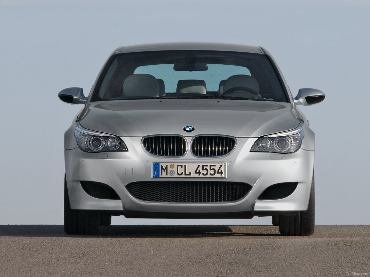 BMW M5 Touring фото 40836