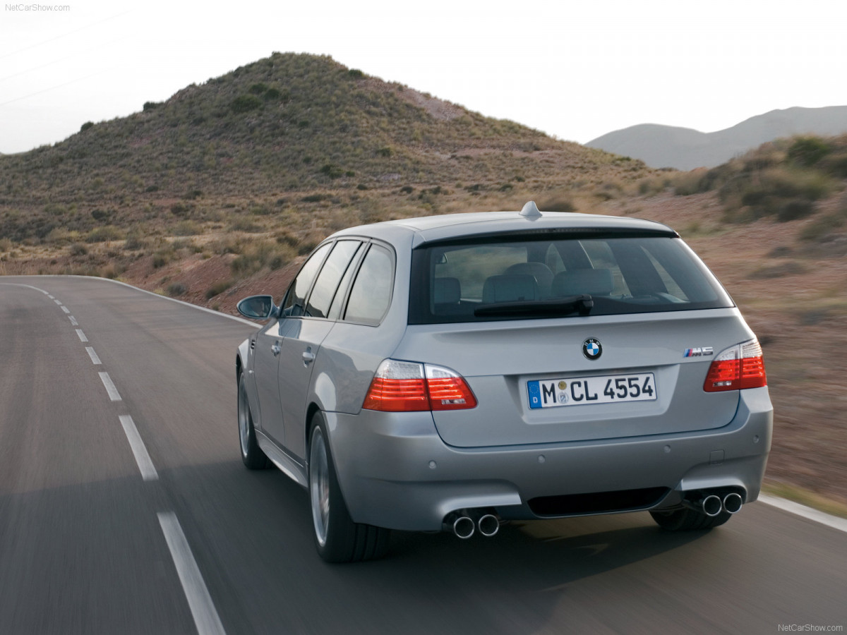 BMW M5 Touring фото 40837