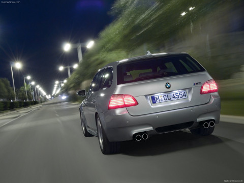 BMW M5 Touring фото