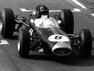 Brabham BT11 фото