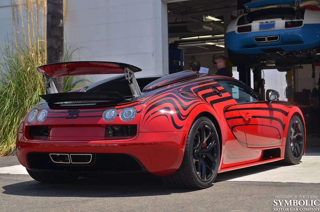 Bugatti Veyron фото 132900