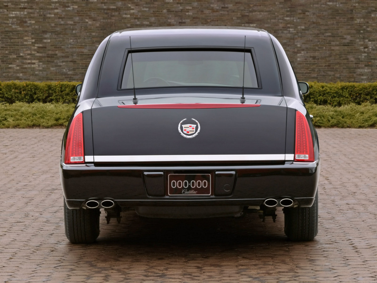 Cadillac DTS Presidential Limousine фото 19141