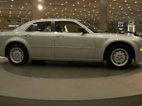 Chrysler 300 Hemi C фото