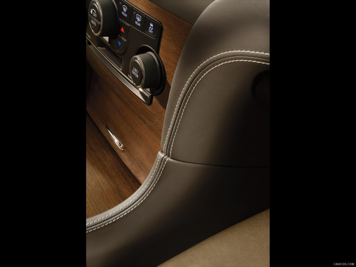 Chrysler 300 Luxury Series фото 138245